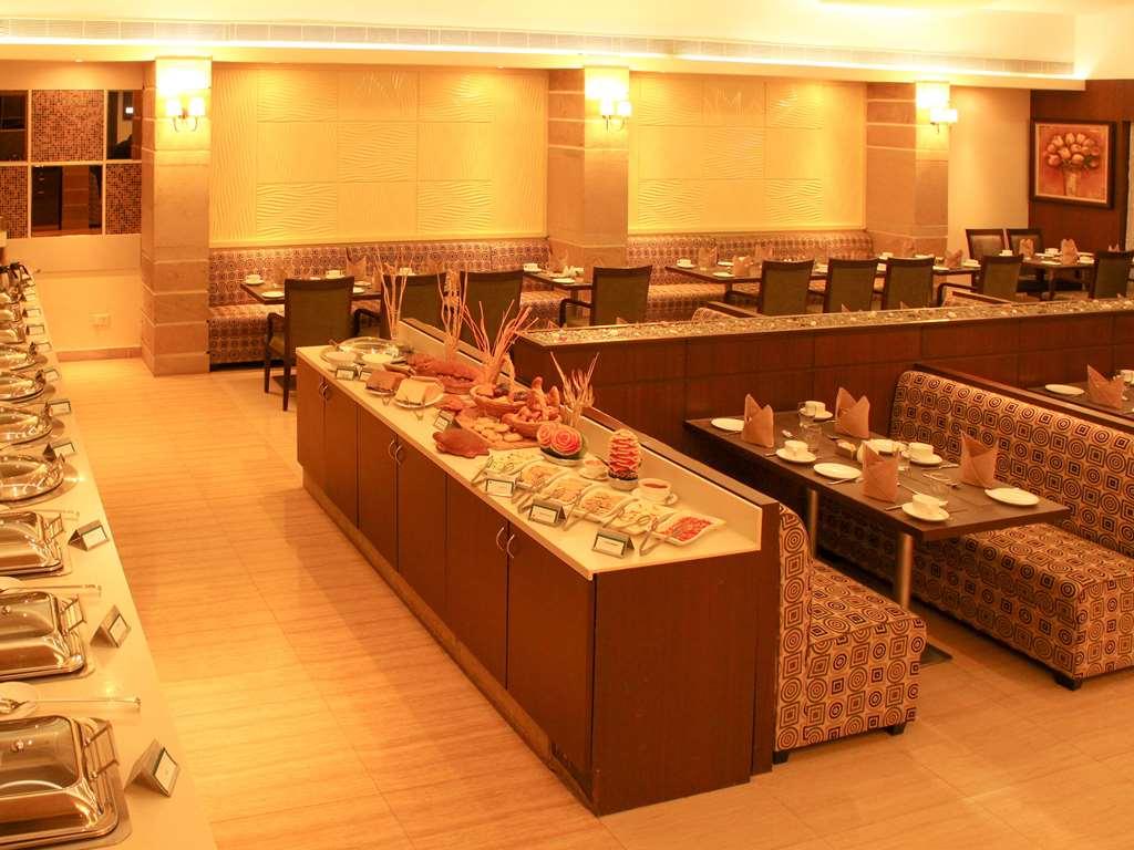 קומבאקונאם Quality Inn Viha מסעדה תמונה