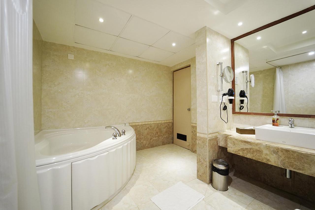 קומבאקונאם Quality Inn Viha מראה חיצוני תמונה