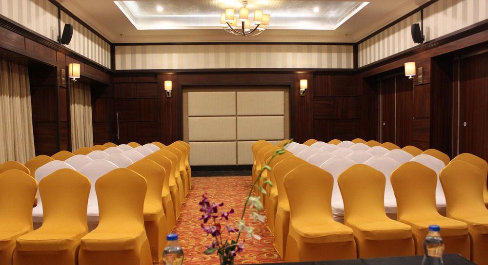 קומבאקונאם Quality Inn Viha מראה חיצוני תמונה