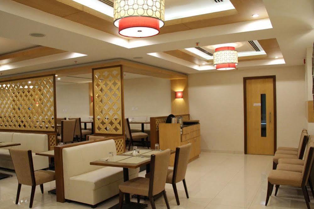 קומבאקונאם Quality Inn Viha מראה חיצוני תמונה
