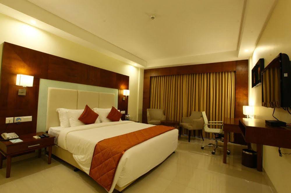קומבאקונאם Quality Inn Viha מראה חיצוני תמונה